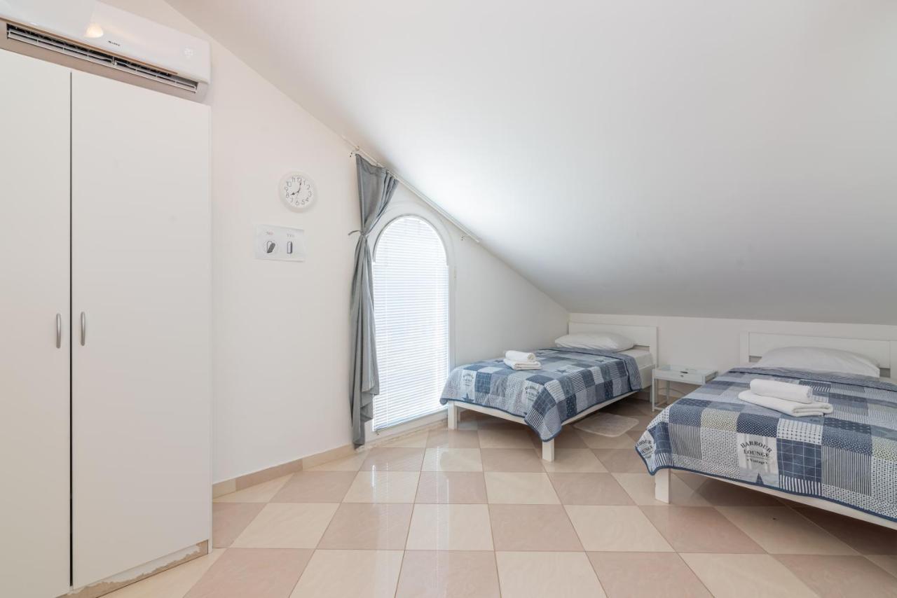 Apartment Mimoza 6, Baska, Krk Exteriör bild